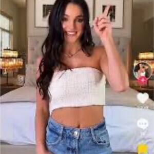 ZARA Cream /White Cropped top with straight neckline. Textured Strapless Top